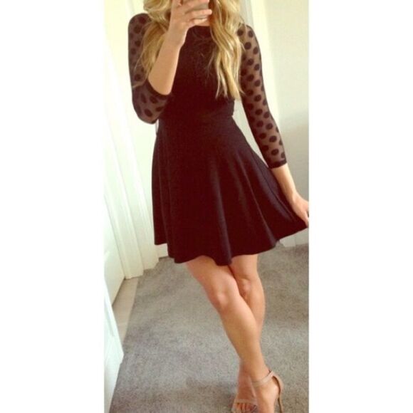 ✨HP✨Express Polka Dot 3/4 Sleeve Dress✨ - Picture 4 of 4